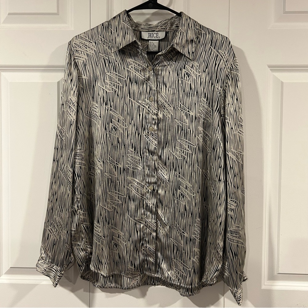 Vintage 90s 100% Silk Button Up Blouse Gray Abstract Pattern Lightweight Size 12